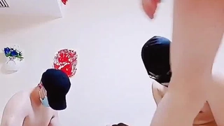 清纯漂亮小嫩妹欠钱不还只好裸债裸还~自拍淫片给债主当抵押品~