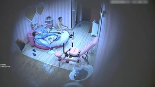 淘气金发小美女想被草开花然后高潮喷射