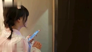 GARY网站沙发上高挑长腿美女