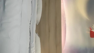 自制视频,年轻夫妇从后面与大黑屌做爱