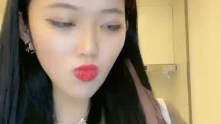 北仑小港风骚姐姐勾引弟弟，傻弟弟狂吸姐姐巨乳
