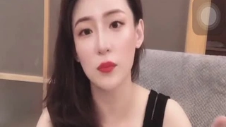 骚浪女友饥渴求操，身为男友的他只好提枪上阵还不忘开台求斗内！圆挺美乳一炮三响！