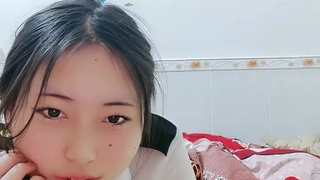 和舞蹈学院美女解锁高难度姿势
